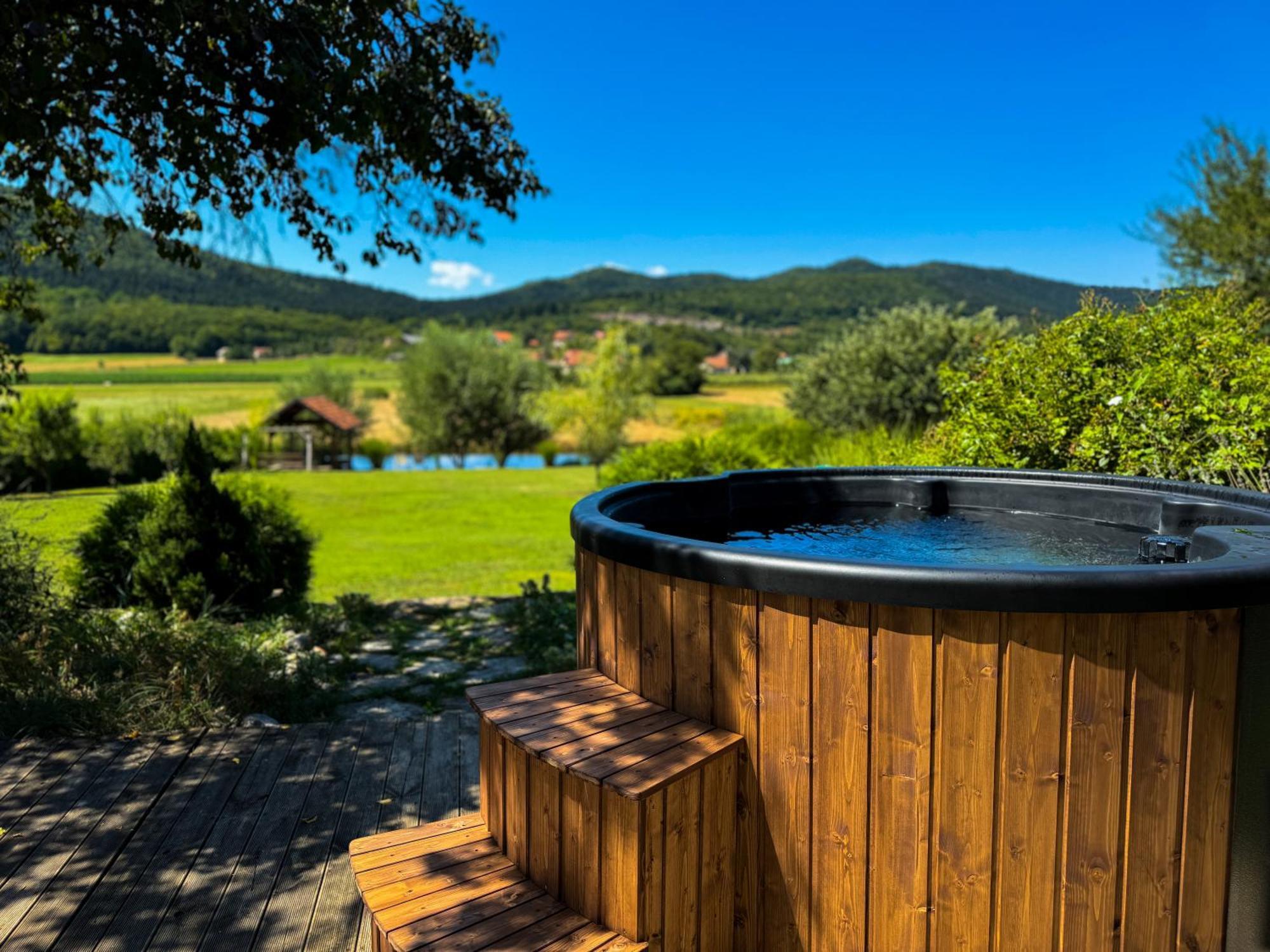 House Arupium - Hot Tub Villa Otočac Екстериор снимка